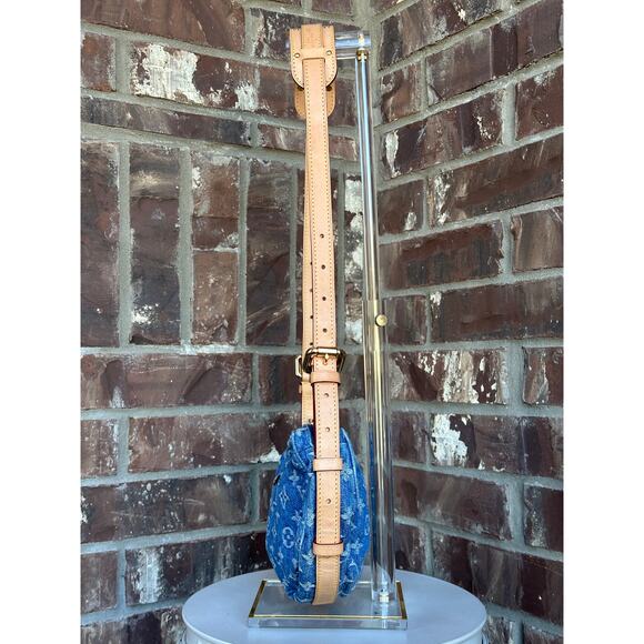 Louis Vuitton Croissant Handbag Monogram Denim MM Blue 37803 - Picture 4 of 15